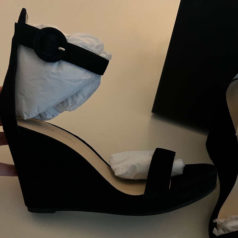 Pelle Moda Kid Suede Black Wedge Sandal size 8 NEW
